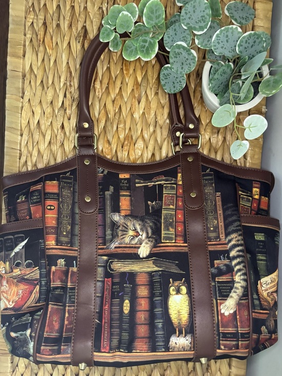 The Bradford Exchange Handbags - 🐈Bradford Exchange Cat & Books Classic Tails Tote Bag 🐈‍⬛